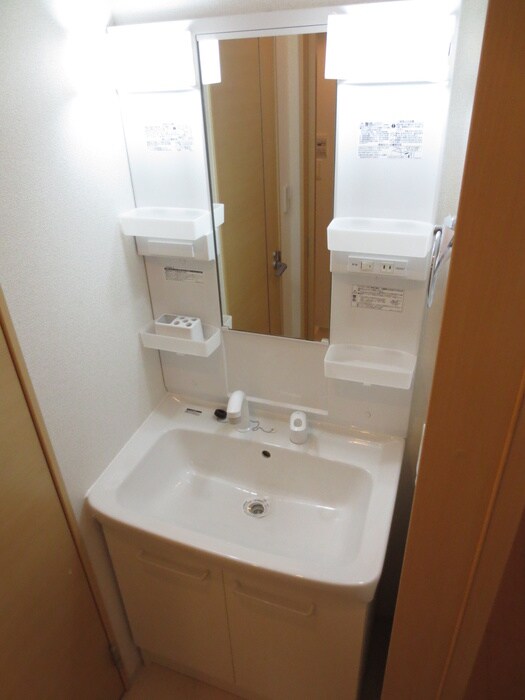 物件内観写真8　(洗面)