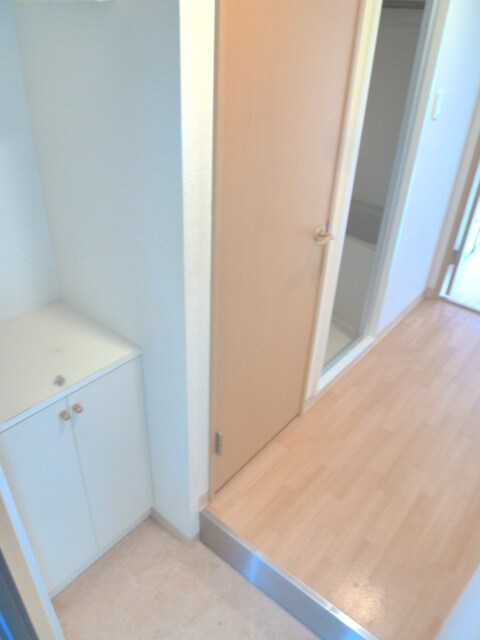 物件内観写真7　(玄関)