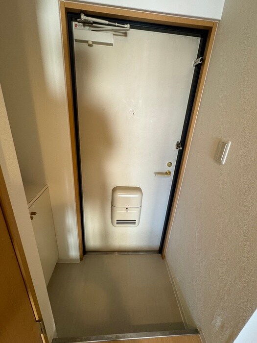 物件内観写真14　(玄関)