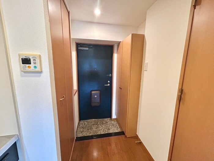 物件内観写真12　(玄関)