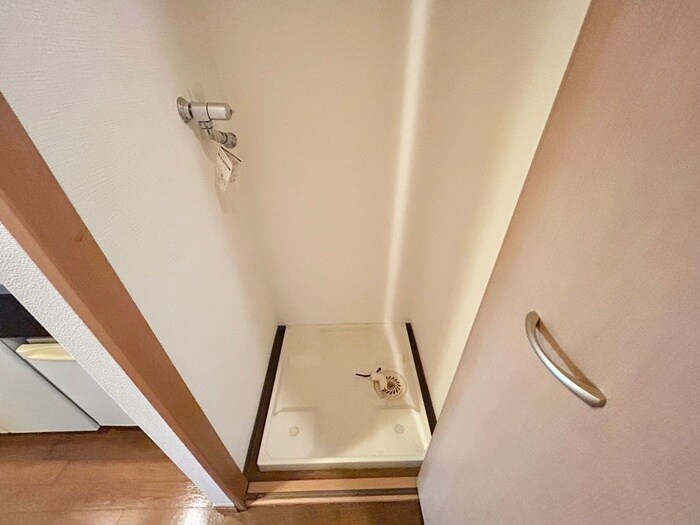 物件内観写真14　(洗濯機置場)