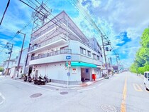 アカイマンションの外観写真