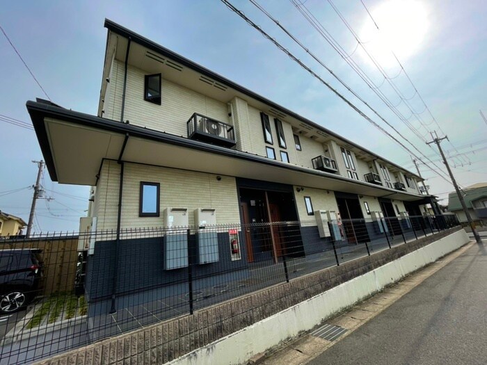 物件外観写真1　(外観写真)