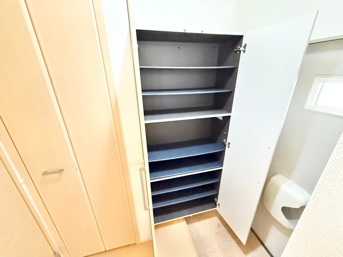 物件内観写真18　(靴箱)