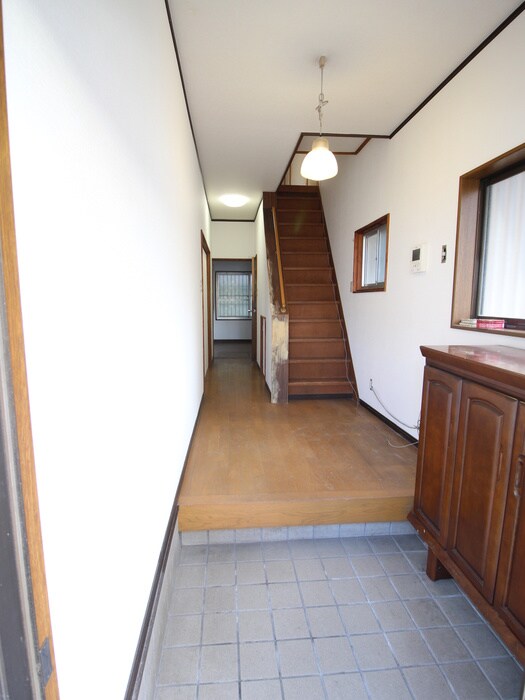 物件内観写真13　(玄関)