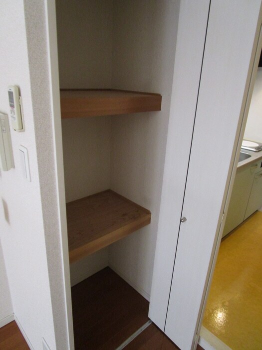 物件内観写真16　(収納)