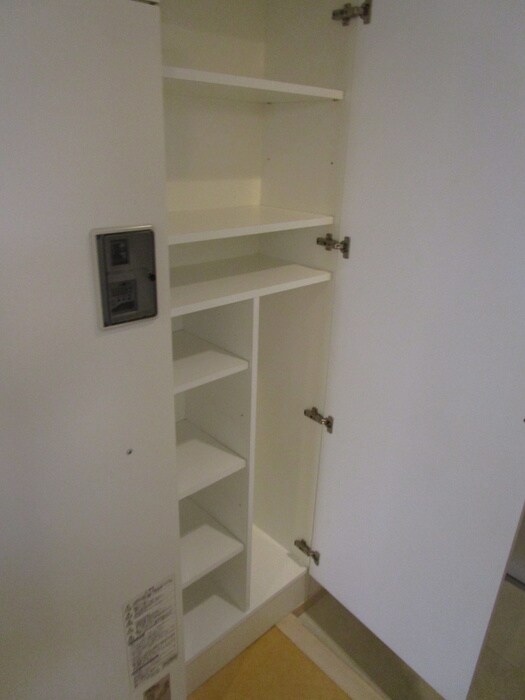 物件内観写真18　(収納)