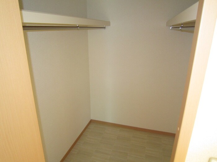 物件内観写真11　(収納)