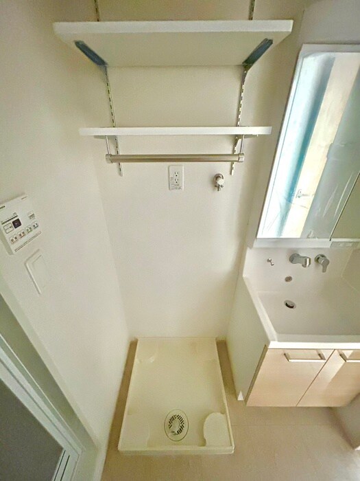 物件内観写真16　(洗濯機置場)