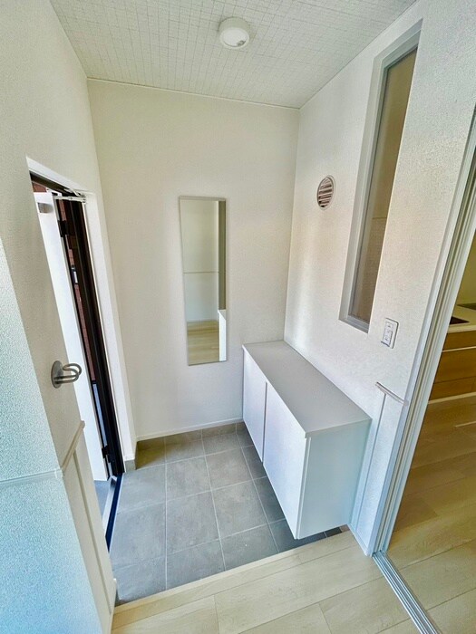 物件内観写真19　(玄関)