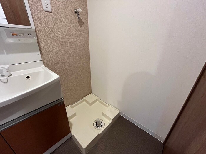 物件内観写真18　(洗濯機置場)