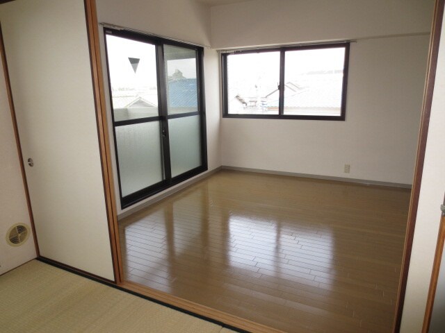 物件内観写真8　(居室)