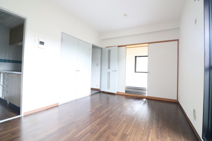 物件内観写真9　(居室)