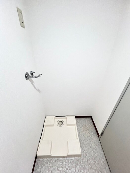 物件内観写真15　(洗濯機置場)