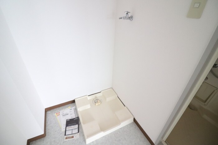 物件内観写真15　(洗濯機置場)