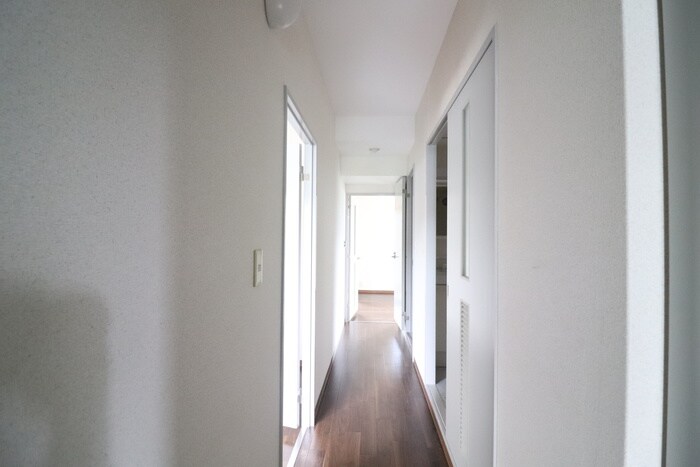 物件内観写真18　(玄関)