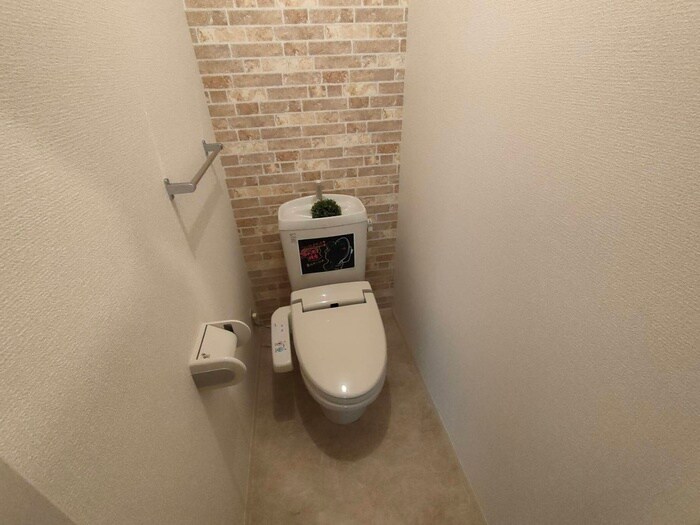 物件内観写真16　(トイレ)