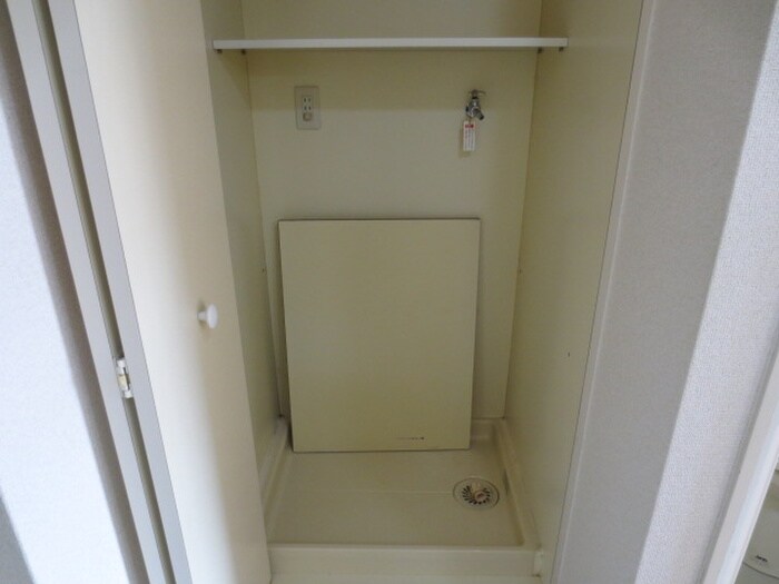 物件内観写真13　(洗濯機置場)