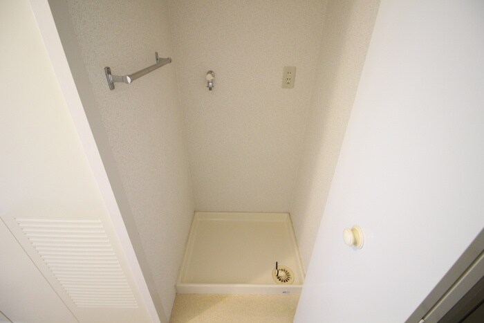 物件内観写真13　(洗濯機置場)