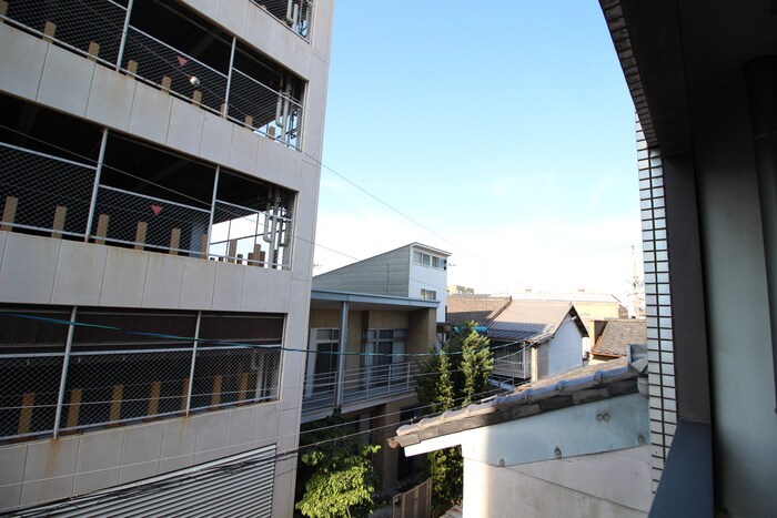 物件内観写真20　(室内からの展望)