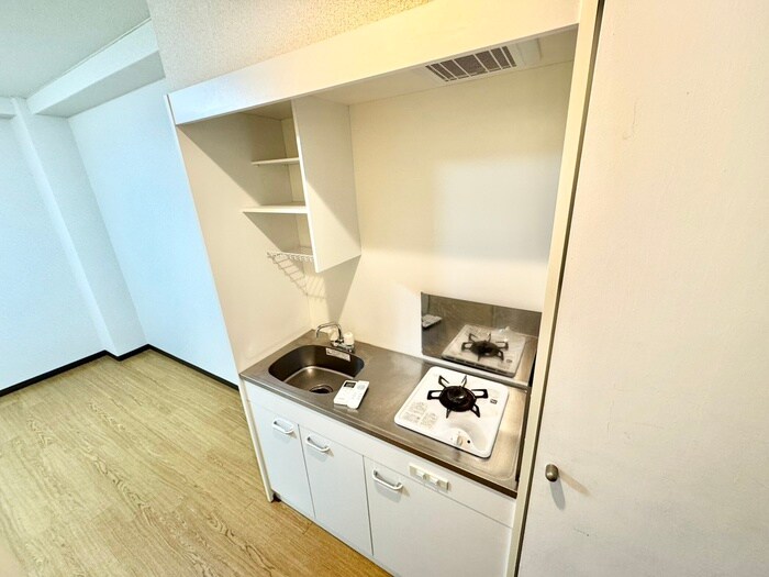 プチフ－ル木津屋橋のキッチン