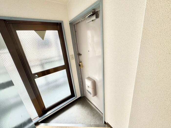 物件内観写真14　(玄関)