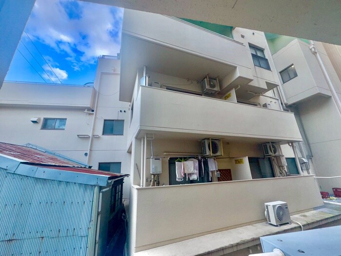 物件内観写真13　(室内からの展望)