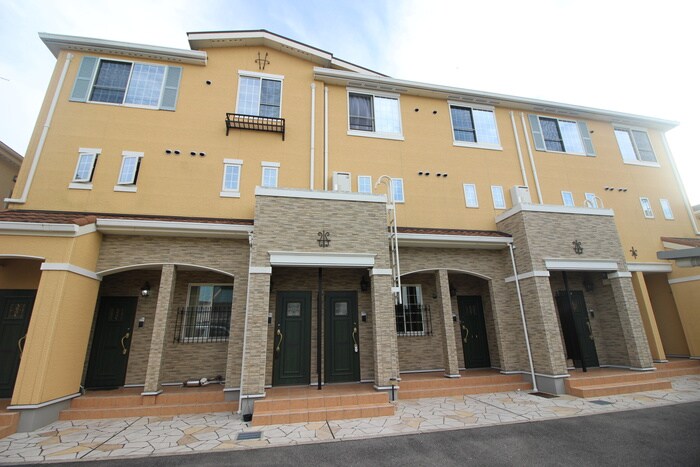 物件外観写真1　(外観写真)