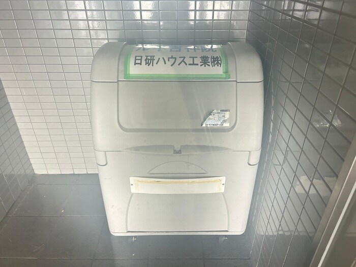 物件外観写真6　(エントランス部分)