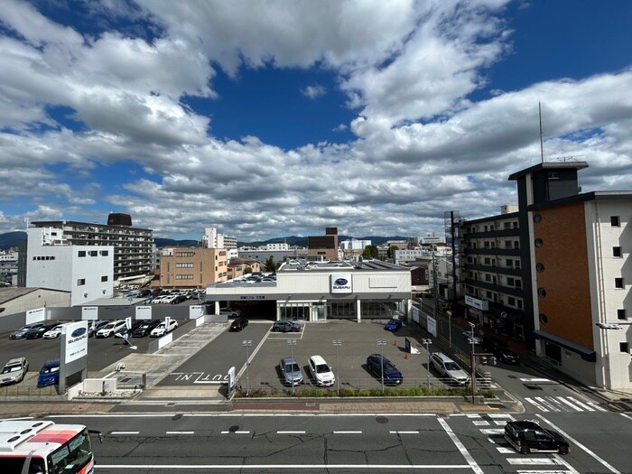 物件内観写真15　(室内からの展望)