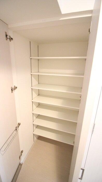 物件内観写真15　(収納)