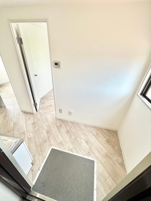 物件内観写真7　(玄関)