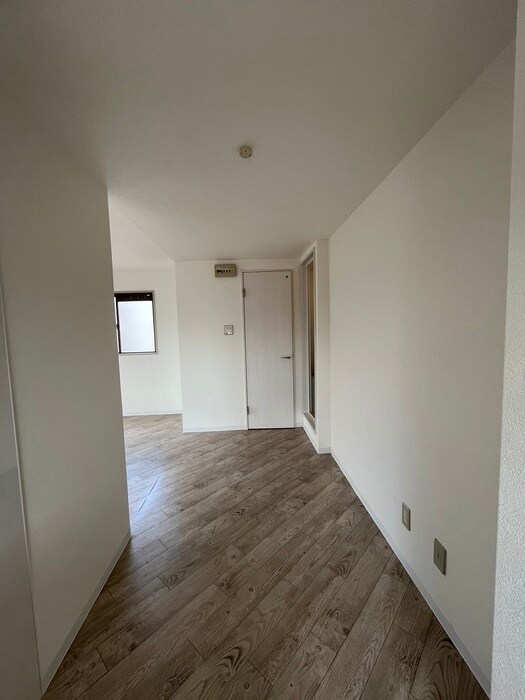 物件内観写真17　(廊下)