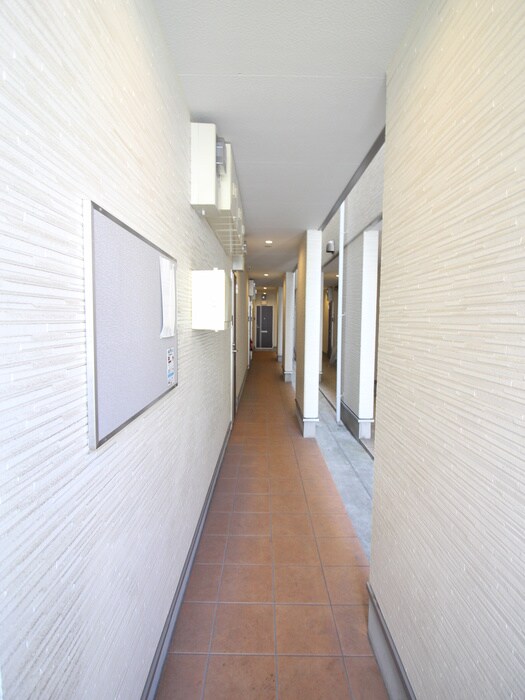 物件外観写真4　(エントランス部分)