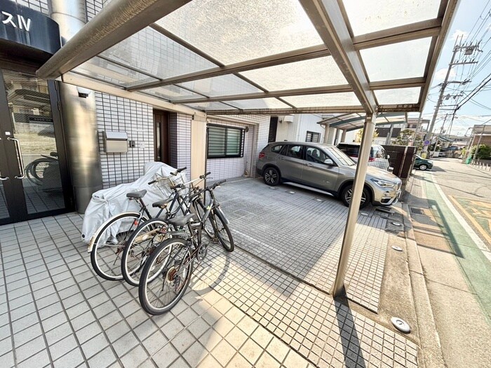 物件外観写真4　(駐輪場)
