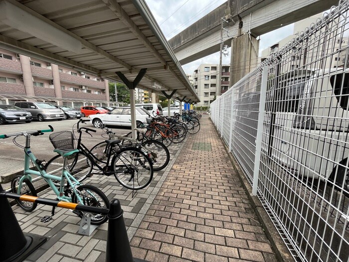 物件外観写真5　(駐輪場)