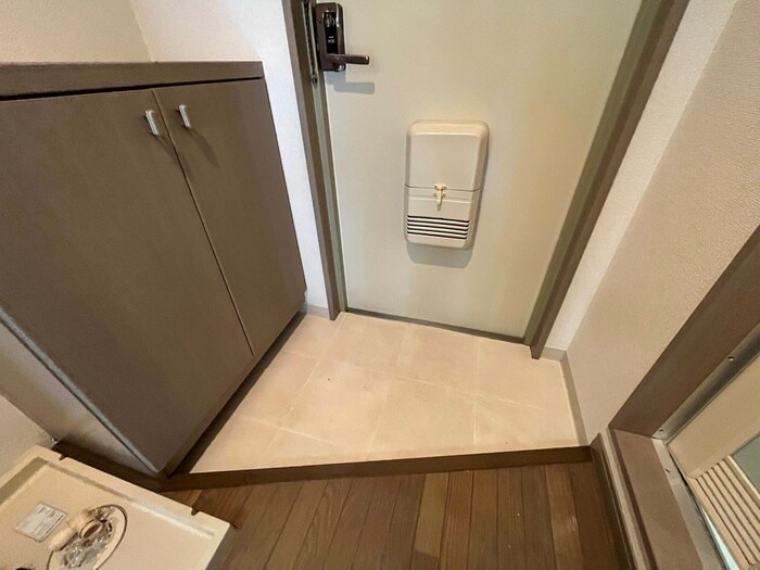 物件内観写真15　(玄関)