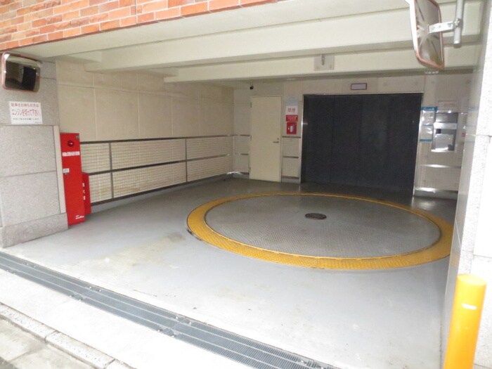 物件外観写真3　(駐車場)