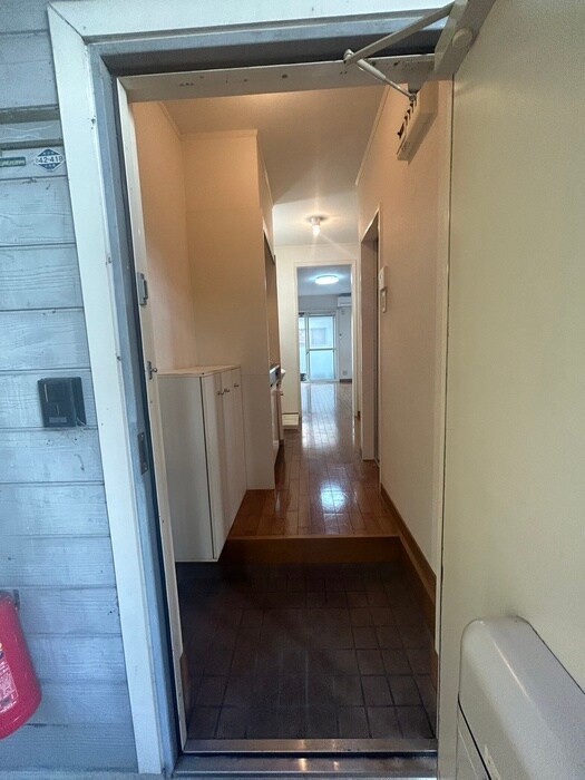 物件内観写真17　(玄関)