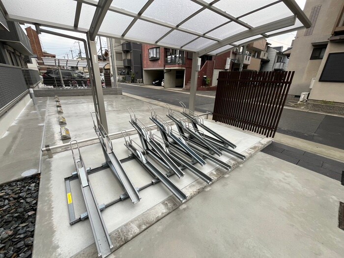 物件外観写真3　(駐輪場)