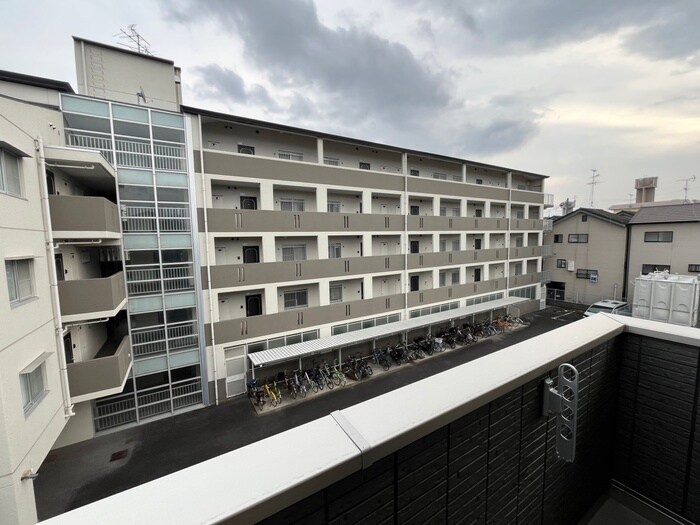 物件内観写真16　(室内からの展望)