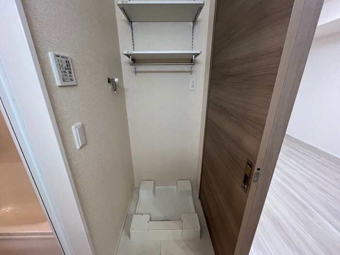 物件内観写真18　(洗濯機置場)