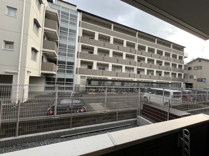 物件内観写真20　(室内からの展望)