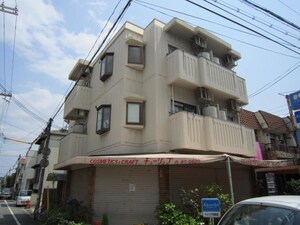 プチ里中外観写真
