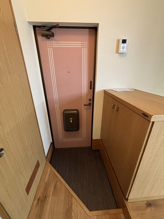 物件内観写真16　(玄関)