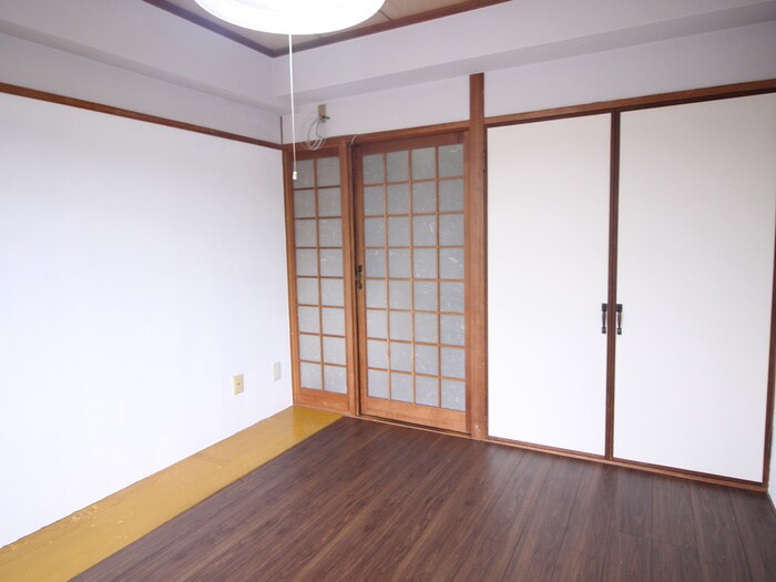 物件内観写真8　(居室)