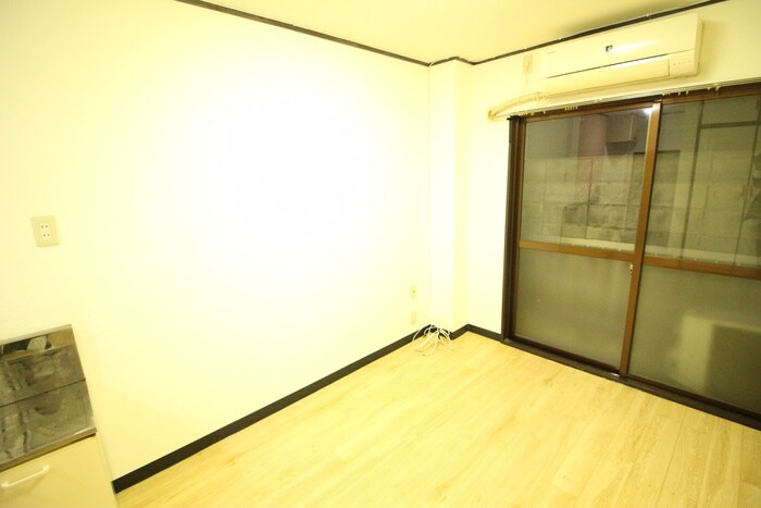 物件内観写真1　(居室)