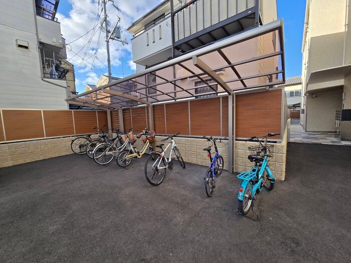 物件外観写真5　(駐輪場)