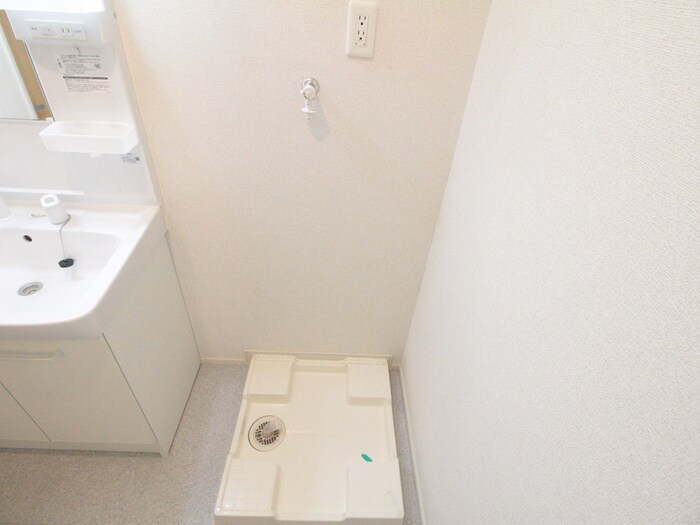 物件内観写真16　(洗濯機置場)