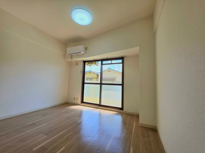 物件内観写真8　(居室)